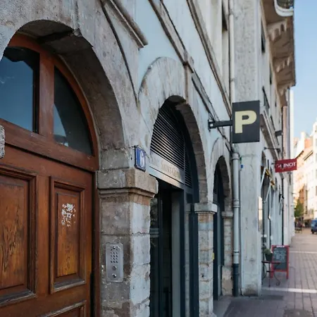 Luckey Homes - Place Benoit Crepu Lyon